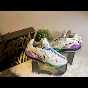 Nike Lebron XVII LOW men’s size 10